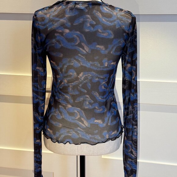 Noisy May - Babylock Hem Top - Sheer long sleeve top with swirly pattern - Picture 3 of 6